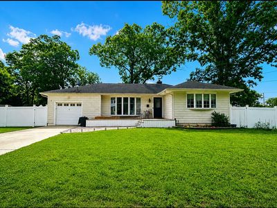 Property at 516 Shade St, North Babylon, NY