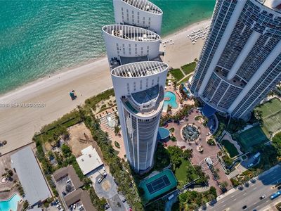 18201 Collins Ave APT 3802