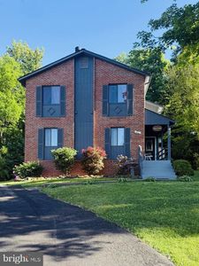 211 Keyes Ct