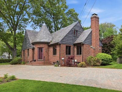 127 Larchmont Rd