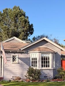 1072 E Sycamore Avenue E