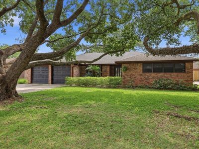 2890 Westmont Dr