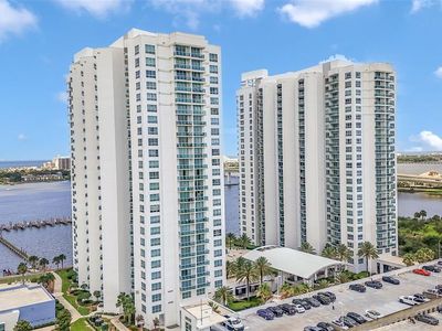 241 Riverside Dr Unit 1806