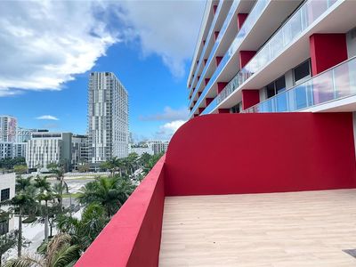 3100 NE 1st Ave #608