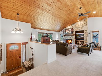 2132 Euston Dr