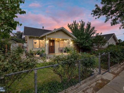 222 W E St