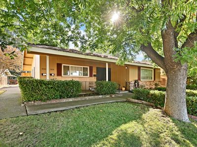 7626 Brentwood Dr