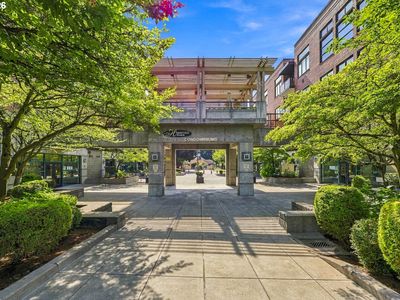 400 W 8th St Unit 207