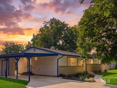 638 Meadow Dr