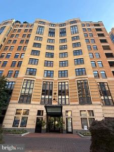 400 Massachusetts Ave NW APT 1207