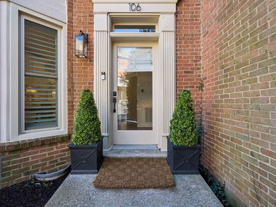 106 Forest Place Cir