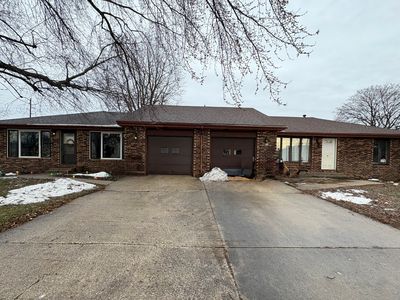 Property at 909 Carlisle Dr, Rochelle, IL