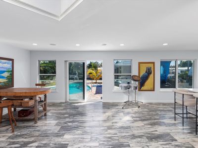 2924 Riviera Dr