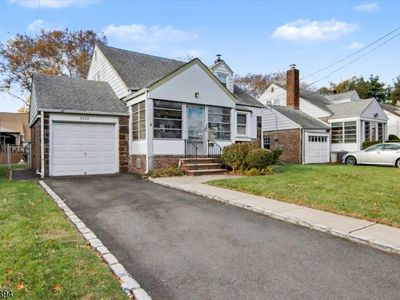 2220 Morrison Ave