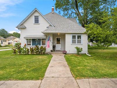 211 W 11th St