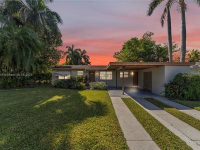 Property at 206 NE 2nd Pl, Dania Beach, FL