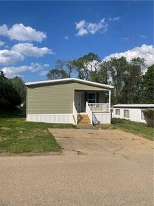 90 Laurie Ln
