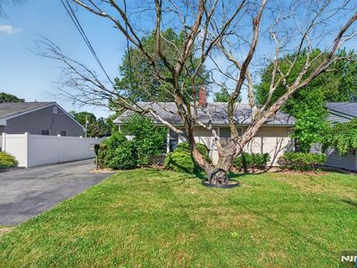 133 Mary Ave