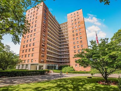 4705 Henry Hudson Pkwy #3B