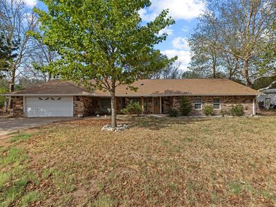 2501 Locust Ln