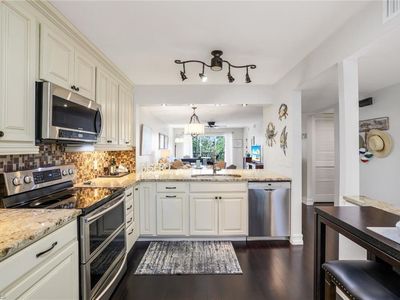 3061 Sandpiper Bay Cir APT J202