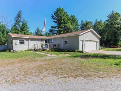 8610 LAKE ROAD
