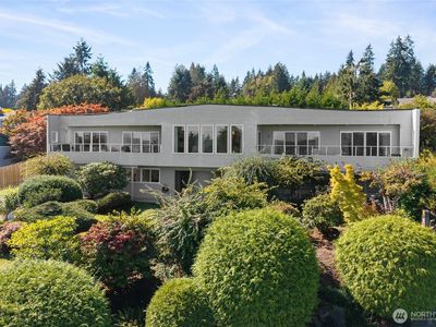 8152 SE Haida Dr