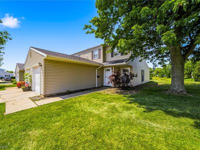 Property at 6824 Beacon Dr APT D, Mentor, OH