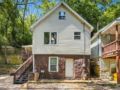 963 Thomas Pl