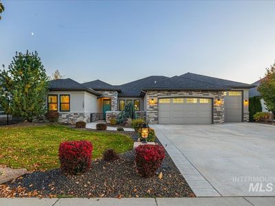 1587 E Crowne Pointe Dr