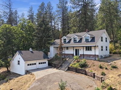 3660 W Rosamond Ave