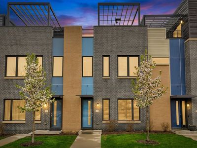 121 E Center St