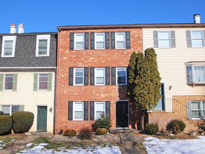 922 Meadowlark Dr