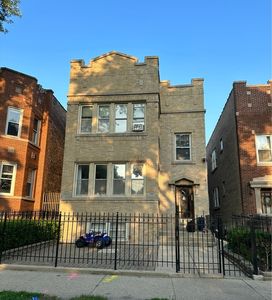 5632 N Rockwell St