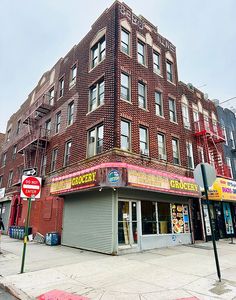 105 Brighton 11 St