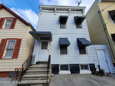 559 1st Street