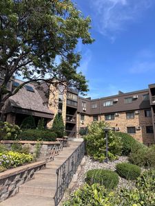 999 41st Ave NE APT 302