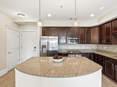 222 Glenwood Ave APT 709