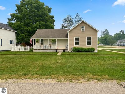 229 6th Ave