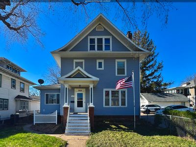 3814 Ridge Ave