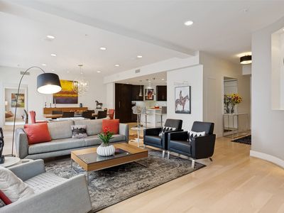 411 W 7th St APT 607