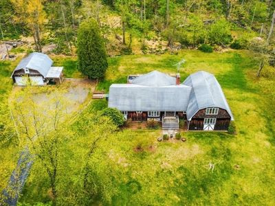 Property at 49 Frog Hollow Rd, Califon, NJ