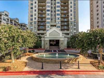 795 Hammond Dr APT 2011