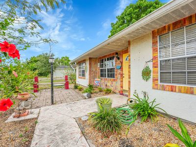 1742 SW Hampshire Lane