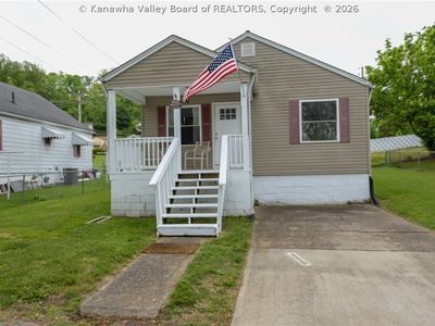 1004 Ellis Rd