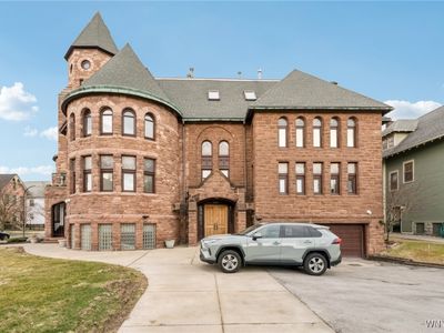 231 Richmond Ave APT 4