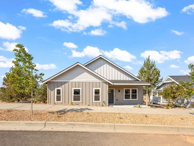 420 SE Manzanita Dr