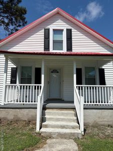 105 Woodlawn Ave