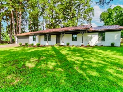 4116 Lakeshore Dr