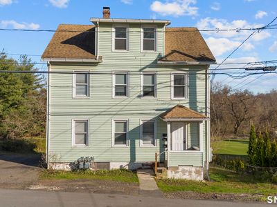 27 Botsford Street